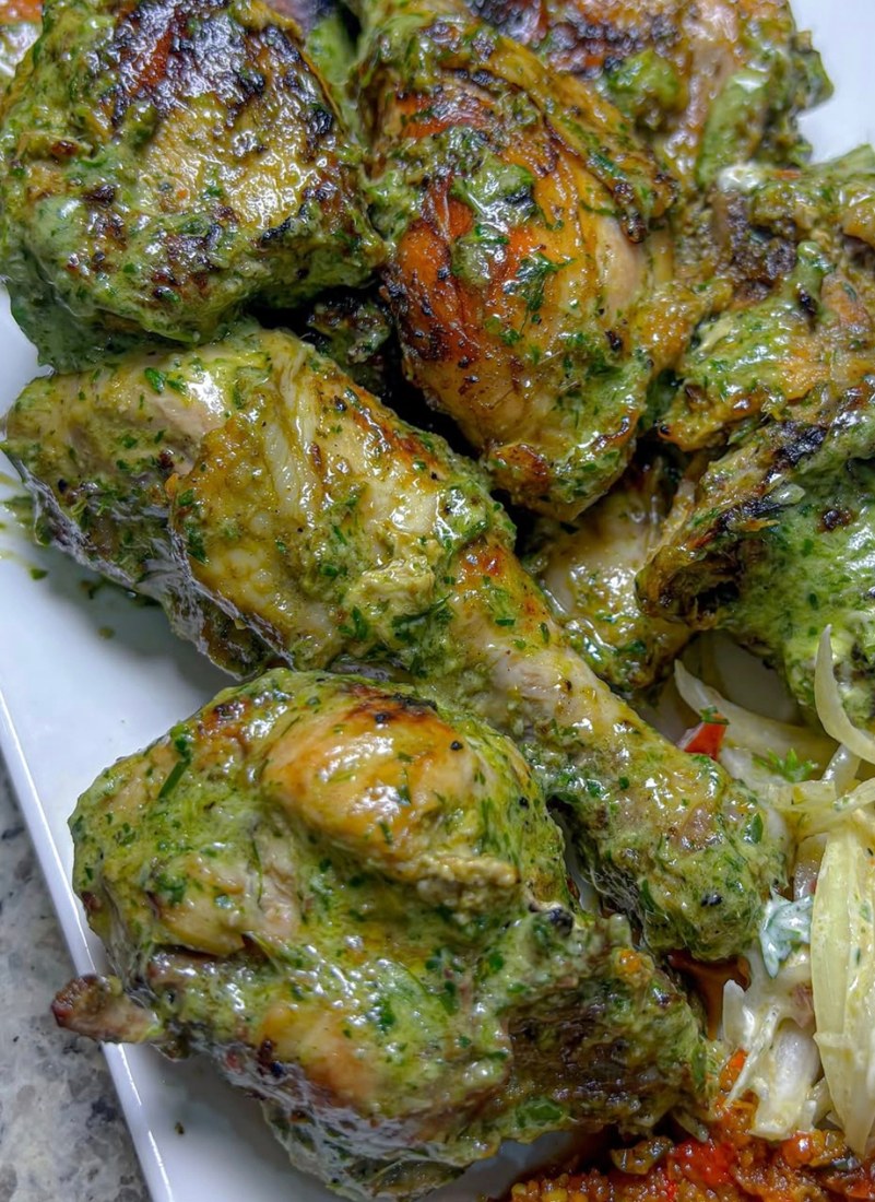 Poulet vert braisé aux herbes